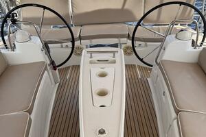 Vision 360 43ft Beneteau Yacht For Sale