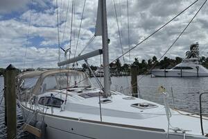 Vision 360 43ft Beneteau Yacht For Sale