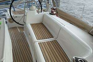 2012 Beneteau 43 thumbnail 35