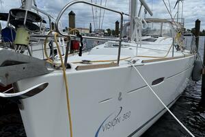 Vision 360 43ft Beneteau Yacht For Sale