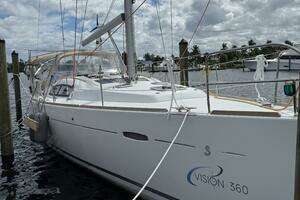 2012 Beneteau 43 thumbnail 5