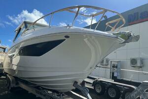 32FT (9.75M) SCOUT Worth Avenue Yachts