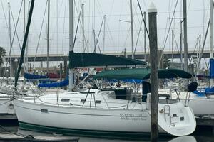 Valkyrie 32ft Beneteau Yacht For Sale