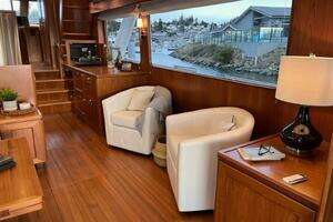 2023 Offshore Yachts ELV thumbnail 4