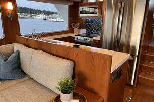2023 Offshore Yachts ELV thumbnail 5