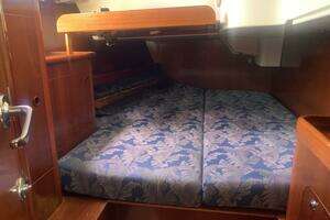 1998 Beneteau 463 thumbnail 36