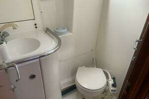 1998 Beneteau 463 thumbnail 38
