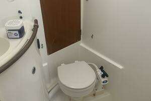 1998 Beneteau 463 thumbnail 35