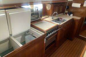 1998 Beneteau 463 thumbnail 24