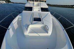 2000 Sea Ray 450 Express Bridge thumbnail 12