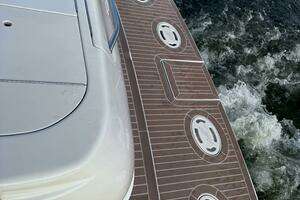 2000 Sea Ray 450 Express Bridge thumbnail 22