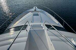 2000 Sea Ray 450 Express Bridge thumbnail 11