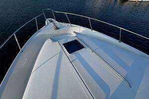 2000 Sea Ray 450 Express Bridge thumbnail 13