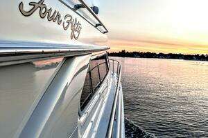 2000 Sea Ray 450 Express Bridge thumbnail 25
