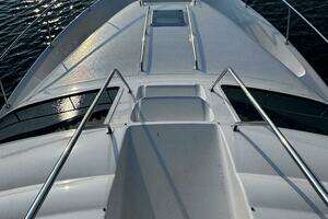 2000 Sea Ray 450 Express Bridge thumbnail 10