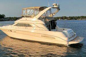 2000 Sea Ray 450 Express Bridge thumbnail 7