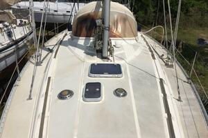 Juels 38ft Moody Yacht For Sale