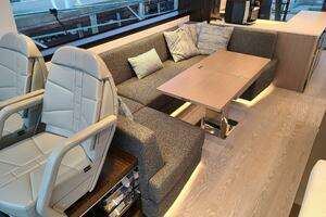 2023 Sunseeker 68 Manhattan thumbnail 8