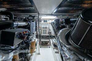 2005 Riviera 51 Flybridge thumbnail 56