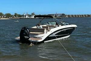 Photo 5678805 for 2016 Sea Ray 270 Sundeck Outboard  