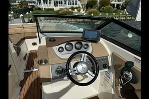 Photo 5678814 for 2016 Sea Ray 270 Sundeck Outboard  