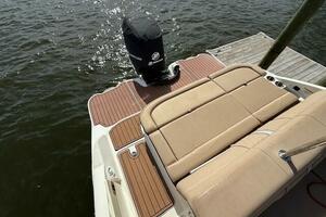 Photo 5678806 for 2016 Sea Ray 270 Sundeck Outboard  