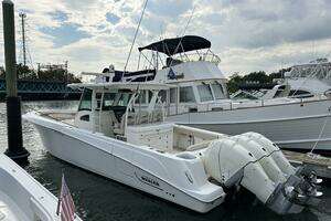 2017 Boston Whaler 370 Outrage thumbnail 1