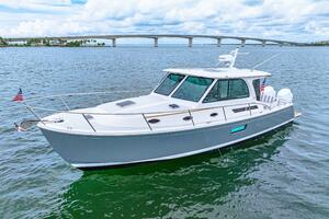 39FT (11.89M) BACK COVE Worth Avenue Yachts