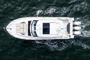 2024 Boston Whaler 405 Conquest thumbnail 4