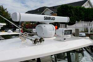 2024 Boston Whaler 405 Conquest thumbnail 62
