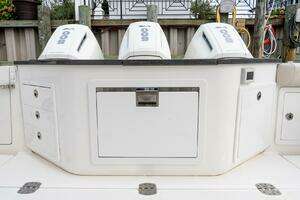 2024 Boston Whaler 405 Conquest thumbnail 19