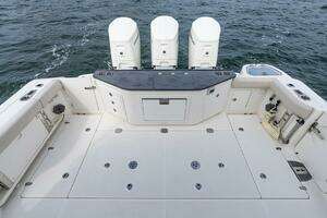2024 Boston Whaler 405 Conquest thumbnail 14