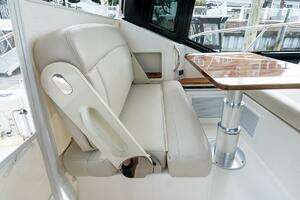 2024 Boston Whaler 405 Conquest thumbnail 36