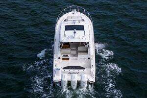 2024 Boston Whaler 405 Conquest thumbnail 7