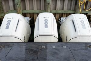 41FT (12.6M) BOSTON WHALER