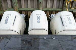 2024 Boston Whaler 405 Conquest thumbnail 18