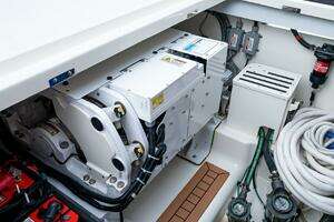 2024 Boston Whaler 405 Conquest thumbnail 23