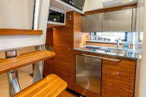 2024 Boston Whaler 405 Conquest thumbnail 54