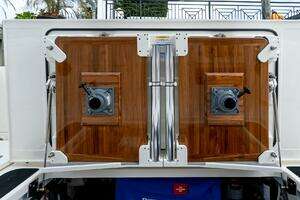 2024 Boston Whaler 405 Conquest thumbnail 12