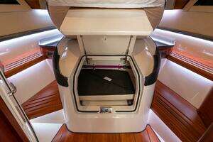 2024 Boston Whaler 405 Conquest thumbnail 49