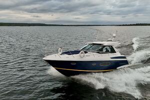 Knot Seine 42ft Regal Yacht For Sale