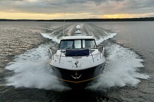 Knot Seine 42ft Regal Yacht For Sale