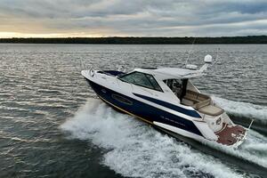 Knot Seine 42ft Regal Yacht For Sale