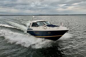 Knot Seine 42ft Regal Yacht For Sale