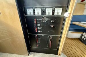 35ft Carver Yacht For Sale