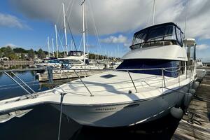 35ft Carver Yacht For Sale
