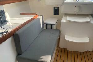 With a J 28ft J Boats Yacht For Sale