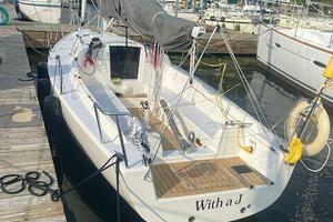 With a J 28ft J Boats Yacht For Sale