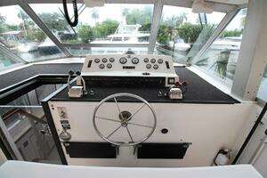 1974 Bertram 42 Motor Yacht thumbnail 6