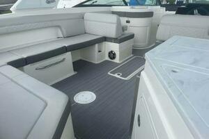 29ft Sea Ray Yacht For Sale